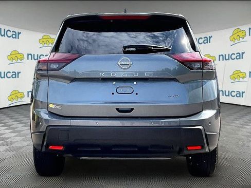 Certified 2026 Nissan Rogue SV AWD/4WD image 5