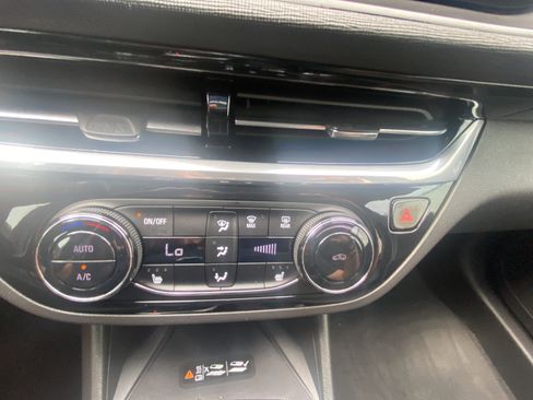 Used 2024 Buick Envista Sport Touring w/ Convenience I Package FWD image 19