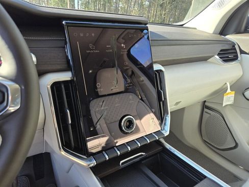 New 2026 GMC Acadia Denali w/ Super Cruise Package image 17