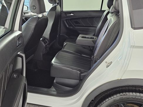 Used 2022 Volkswagen Tiguan SE R-Line AWD/4WD image 17