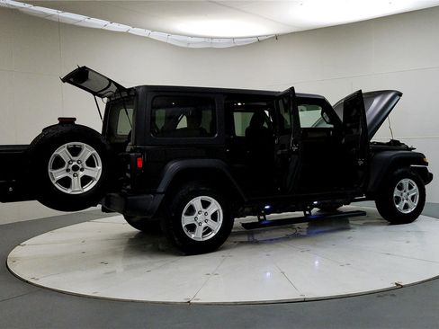 Used 2019 Jeep Wrangler Unlimited Sport S image 13