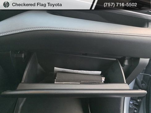 Used 2023 Toyota Highlander XLE image 49