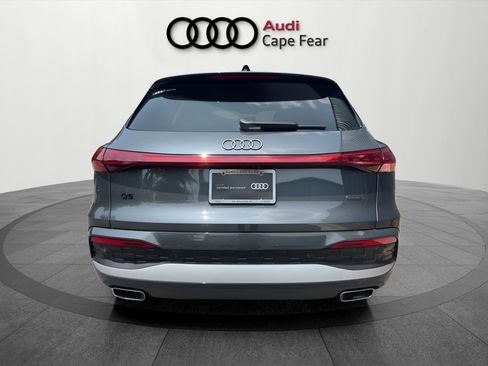 Used 2025 Audi Q5 Premium AWD/4WD image 4