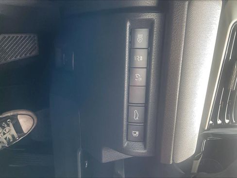 Used 2025 Toyota Camry LE w/ Convenience Package FWD image 33