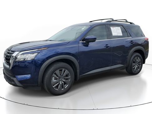 Used 2024 Nissan Pathfinder SV AWD/4WD image 3