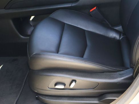 Used 2024 Cadillac XT6 Luxury FWD image 19