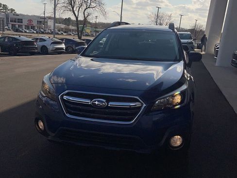 Used 2019 Subaru Outback 2.5i Premium image 2