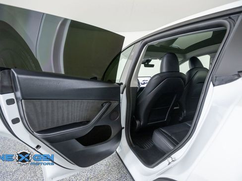 Used 2024 Tesla Model Y Performance AWD/4WD image 24