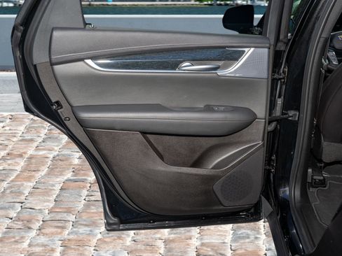 Used 2025 Cadillac XT5 Premium Luxury image 12