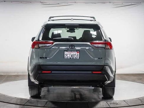 Certified 2022 Toyota RAV4 XLE Premium image 4