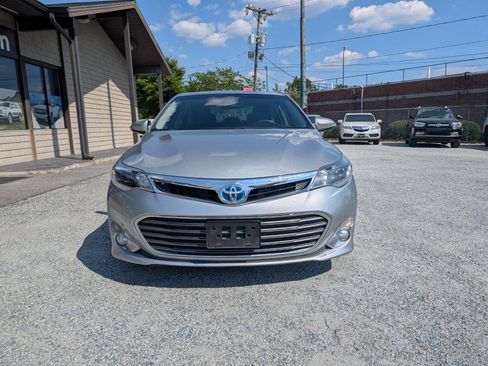 Used 2015 Toyota Avalon XLE Touring FWD image 2