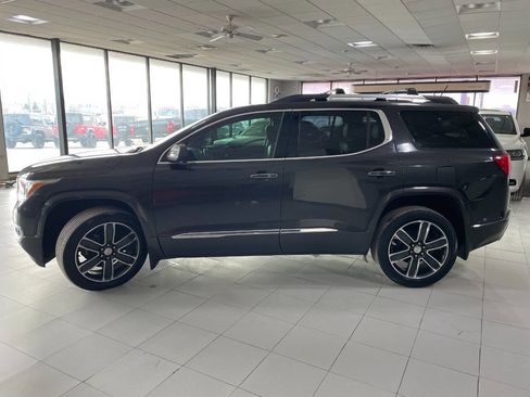 Used 2017 GMC Acadia Denali w/ Technology Package image 4