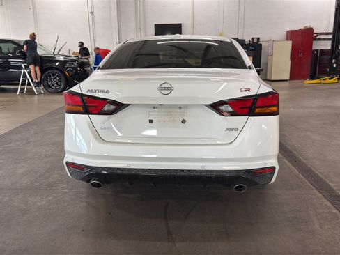 Used 2024 Nissan Altima 2.5 SR w/ SR Premium Package AWD/4WD image 5