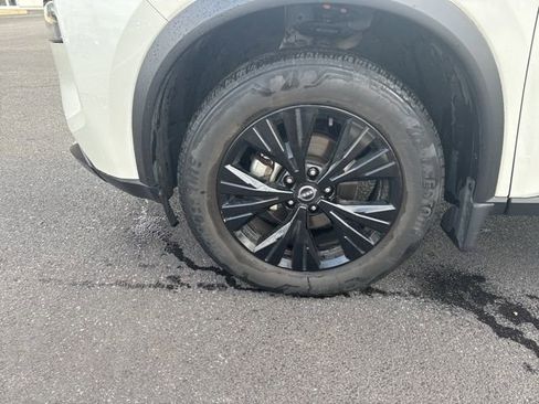 Certified 2023 Nissan Rogue SV w/ SV Premium B Package image 12