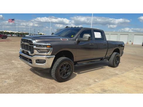 Used 2025 RAM 2500 Tradesman AWD/4WD image 4