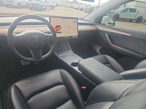 Used 2022 Tesla Model Y Performance image 17