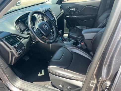 Used 2020 Jeep Cherokee Trailhawk AWD/4WD image 10