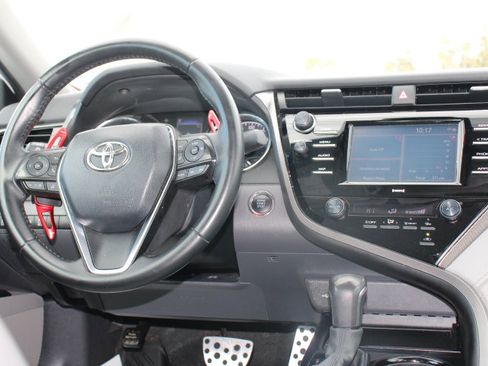 Certified 2020 Toyota Camry SE w/ Convenience Package image 23