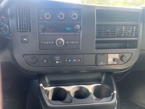 New 2025 Chevrolet Express 3500 Work Van w/ Driver Convenience Package image 22