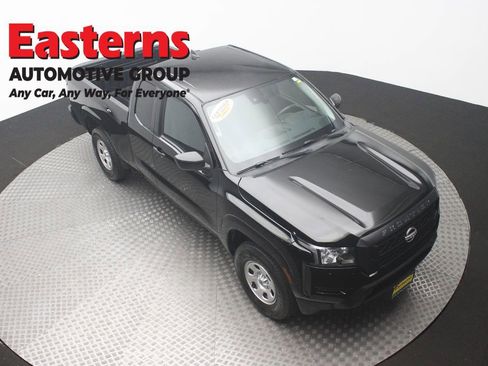 Used 2022 Nissan Frontier S RWD image 3
