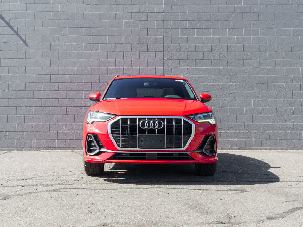 Used 2020 Audi Q3 2.0T Premium Plus w/ Premium Plus Package AWD/4WD image 10