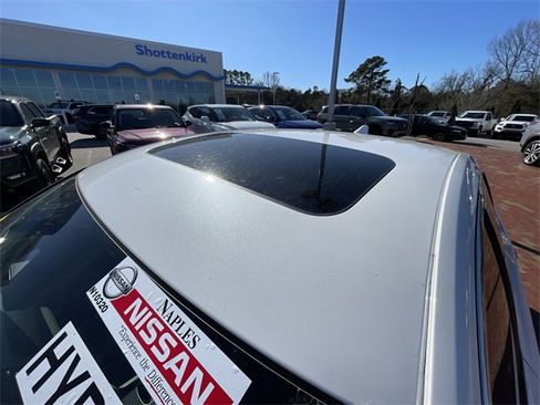 Used 2022 Honda Accord Touring image 10