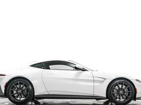 Used 2020 Aston Martin V8 Vantage Coupe RWD image 2