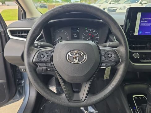 Used 2025 Toyota Corolla LE FWD image 22
