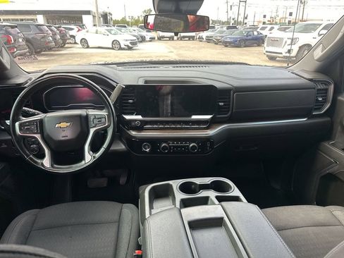 Used 2023 Chevrolet Silverado 1500 LT w/ Protection Package AWD/4WD image 9