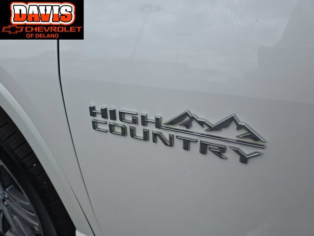 Used 2022 Chevrolet Traverse High Country w/ LPO, Floor Liner Package AWD/4WD image 16