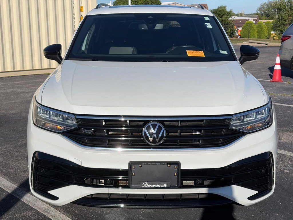 Used 2023 Volkswagen Tiguan SE R-Line AWD/4WD image 8