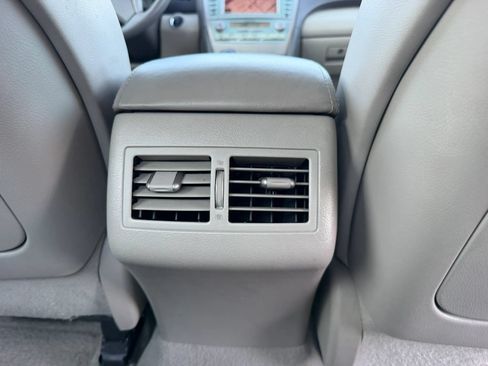 Used 2009 Toyota Camry Hybrid FWD image 19