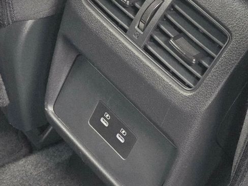 Used 2024 Nissan Rogue SV image 14