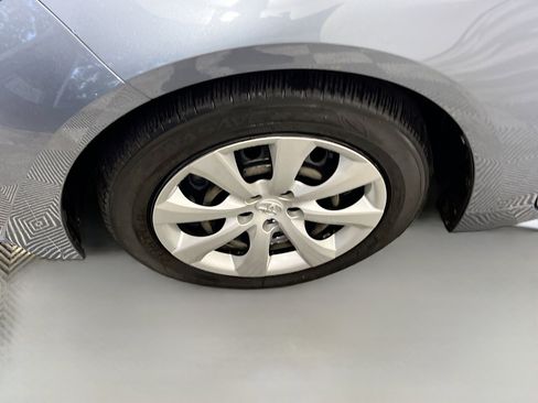Used 2022 Toyota Corolla LE image 14