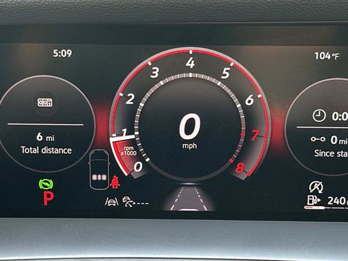 New 2025 Volkswagen Tiguan SE image 22