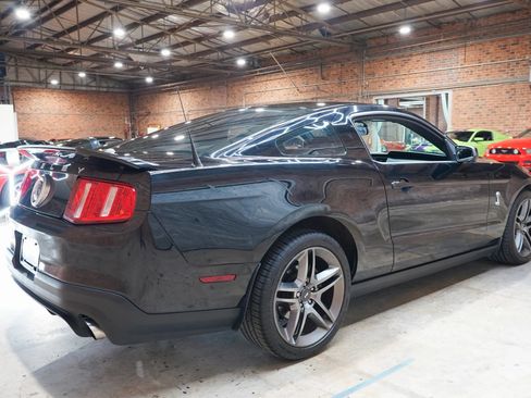 Used 2010 Ford Mustang Shelby GT500 RWD image 13