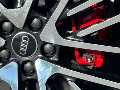 Used 2025 Audi SQ5 Premium Plus w/ Premium Plus Package image 43