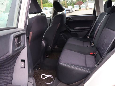 Used 2017 Subaru Forester 2.5i AWD/4WD image 7