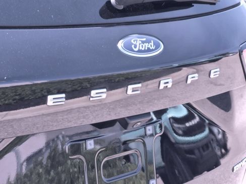 Used 2022 Ford Escape SE w/ Cold Weather Package AWD/4WD image 13