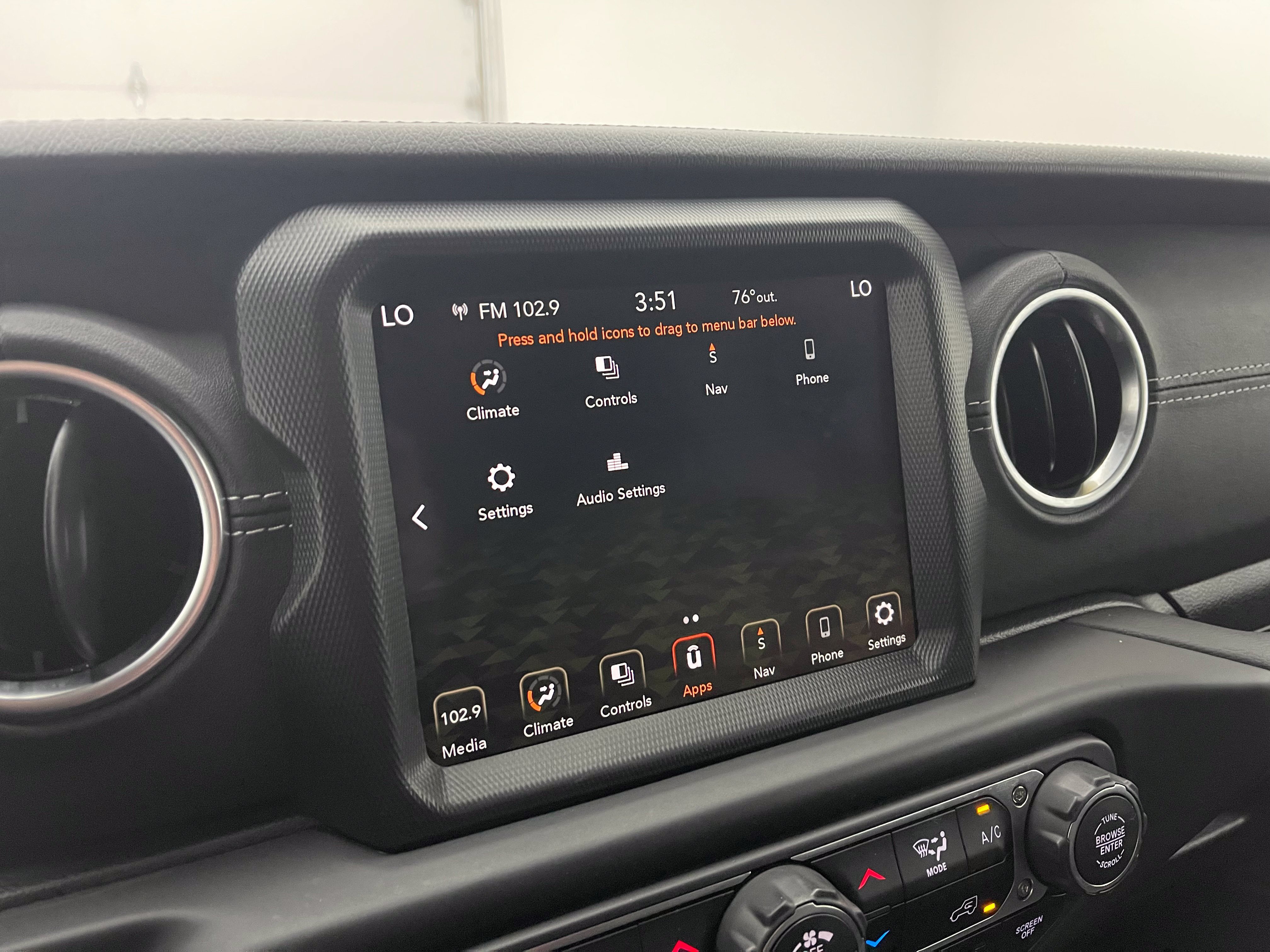 Used 2022 Jeep Wrangler Unlimited Sahara w/ LED Lighting Group AWD/4WD image 25