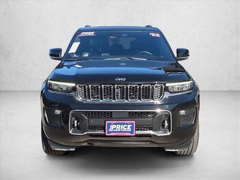Used 2022 Jeep Grand Cherokee Overland w/ Luxury Tech Group IV AWD/4WD image 2