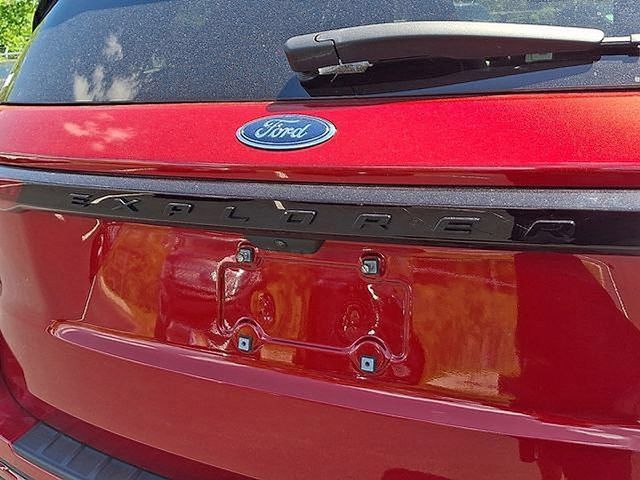 Certified 2025 Ford Explorer ST AWD/4WD image 32