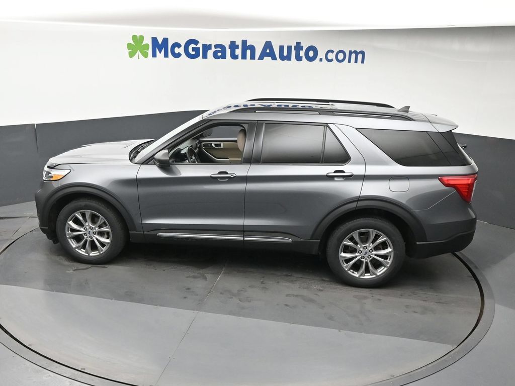 Used 2023 Ford Explorer XLT w/ Equipment Group 202A AWD/4WD image 25