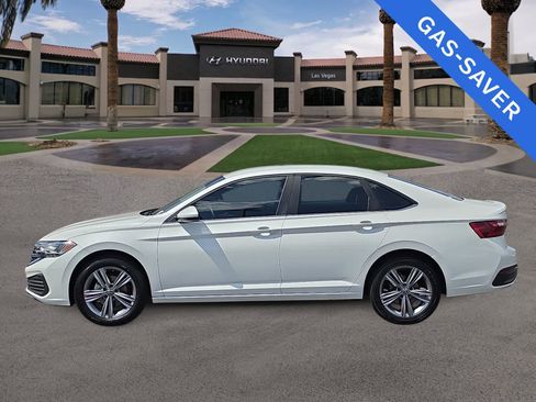 Used 2023 Volkswagen Jetta SE FWD image 5