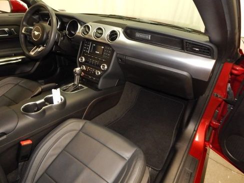 Used 2018 Ford Mustang GT RWD image 18