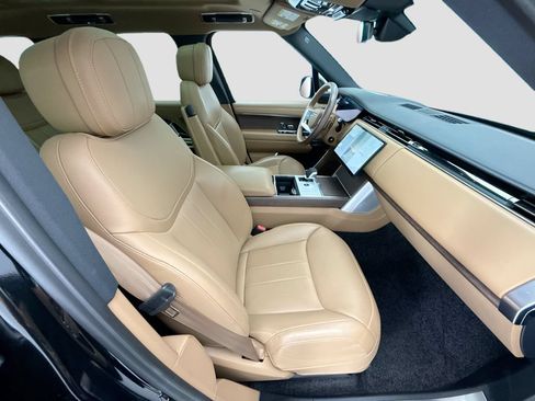 Certified 2025 Land Rover Range Rover SE AWD/4WD image 19