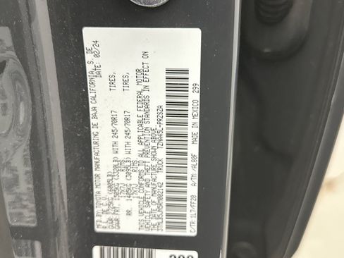 Used 2024 Toyota Tacoma SR5 AWD/4WD image 11