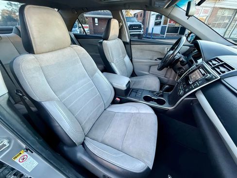 Used 2015 Toyota Camry XSE image 11
