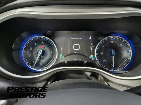 Used 2024 Chrysler Pacifica Touring-L FWD image 18