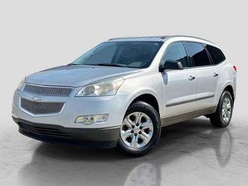 Used 2012 Chevrolet Traverse LS FWD image 1